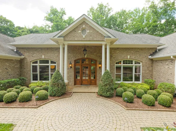 6452 Therfield Dr, Raleigh, NC 27614