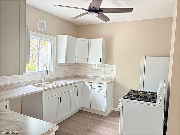 4th image of 1350 Russell Rd