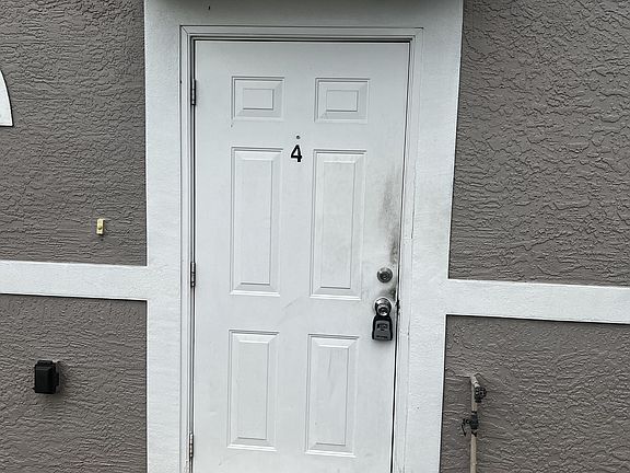 2nd image of 1019 SE 11th St #4