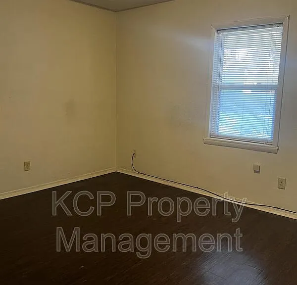 1620 S South St #1 — Photo 11