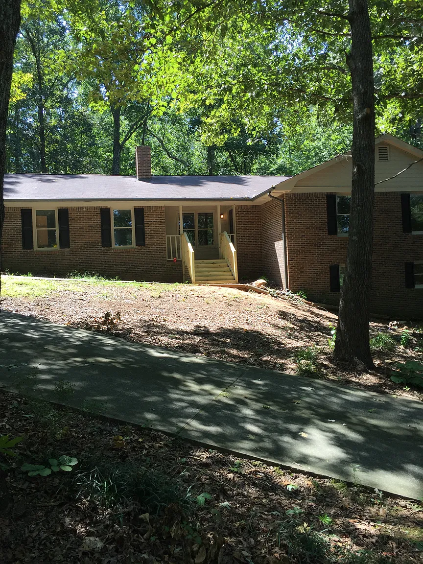 60 Guthrie Pl photo 1
