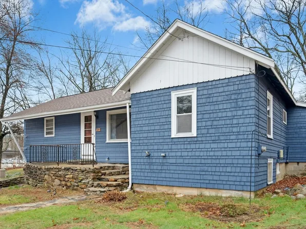 229 S Main St, Hopedale, MA 01747