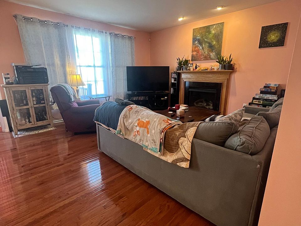 5 Crown Point Ct Old Bridge NJ Zillow