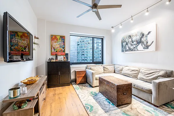 Rented by Modern Spaces | media 12