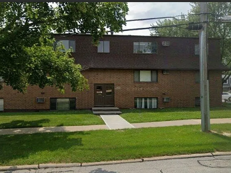 3455 E Court St — Photo 2