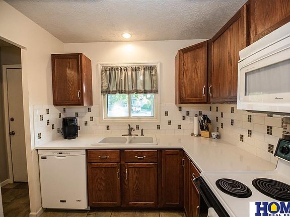 2nd image of 4620 Southwood Dr