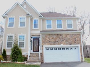 478 Morning Glory Dr, Monroe Township, NJ 08831