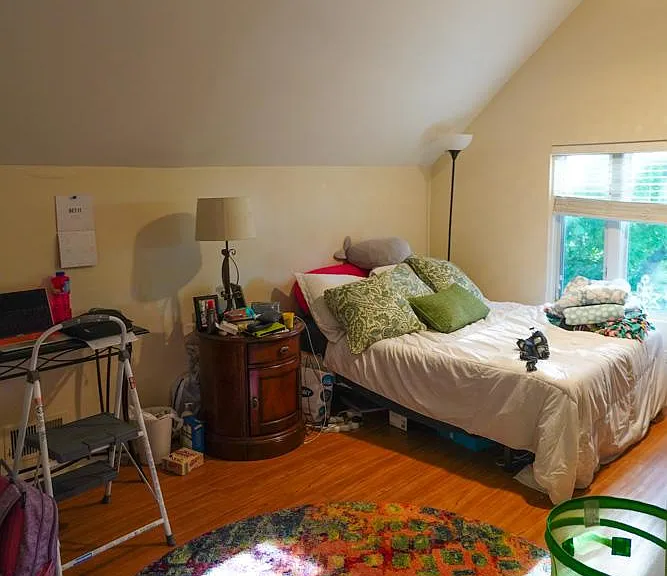 Upstairs bedroom 1