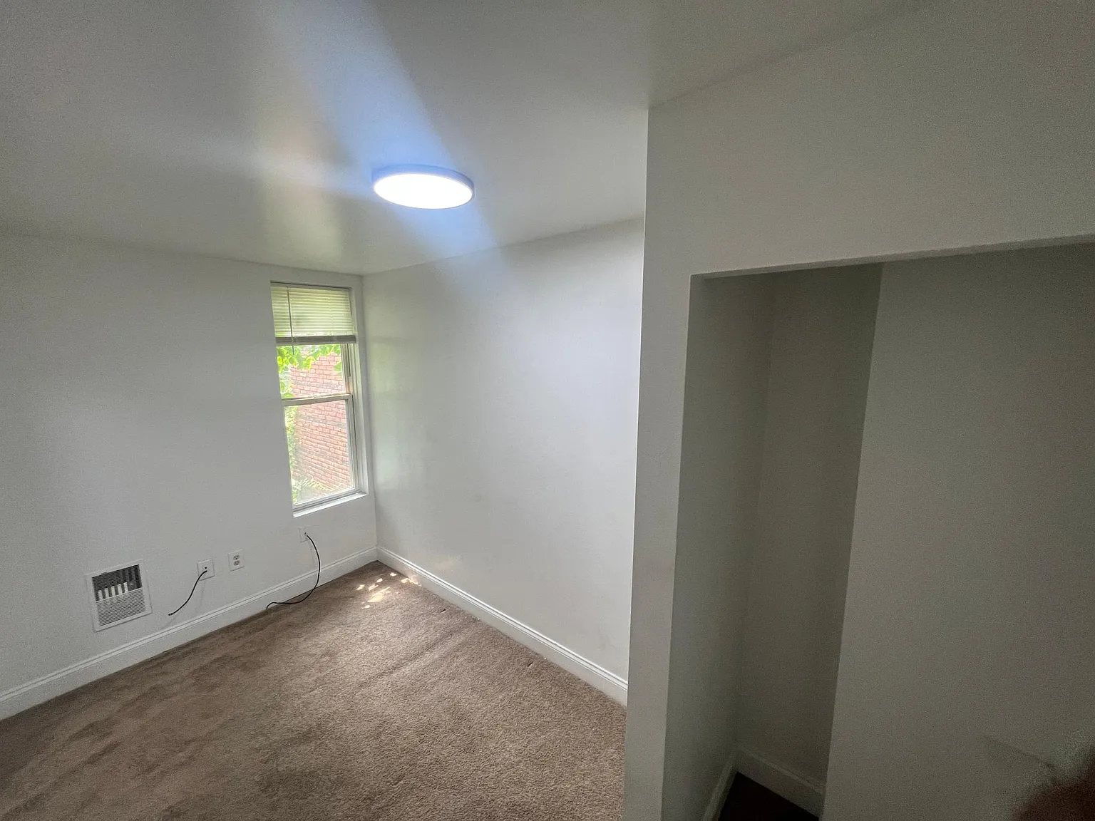 3 bed, 1054 sqft, $1,550 — Photo 4