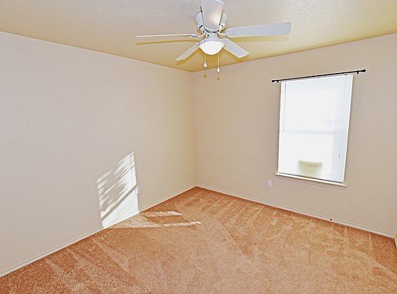 2nd image of 914 Coronado Ave