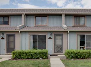 669 Cardinal Ct #669, Grayslake, IL 60030