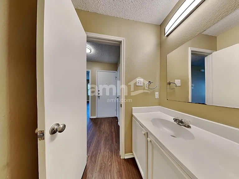 4609 Green Meadow Dr — Photo 17