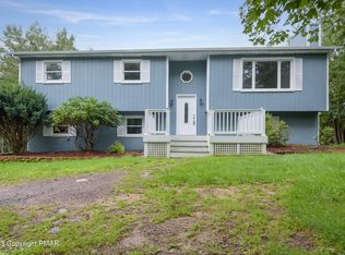 1626 Glacier Dr, Blakeslee, PA 18610