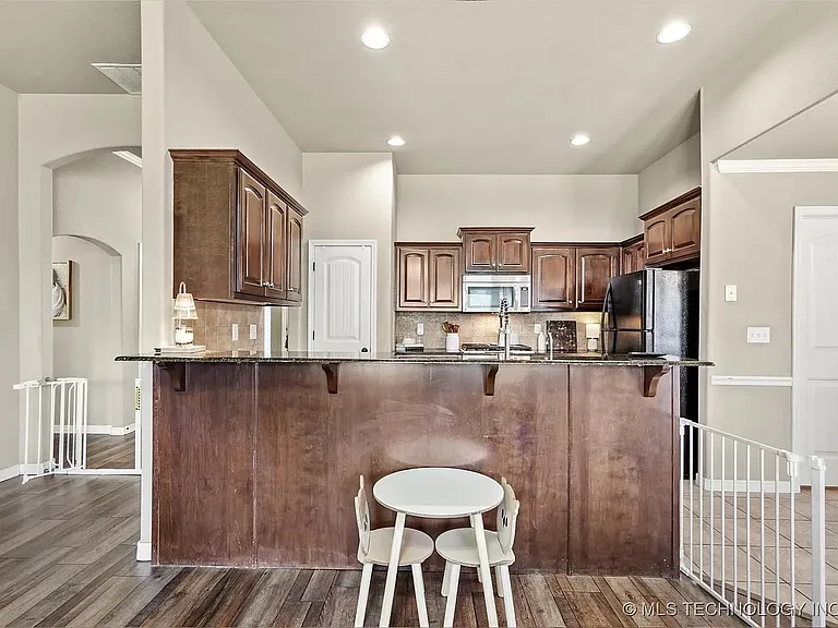 1801 E Montgomery St — Photo 6