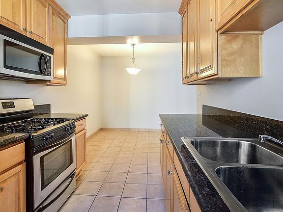 4th image of 7261 Franklin Ave #8