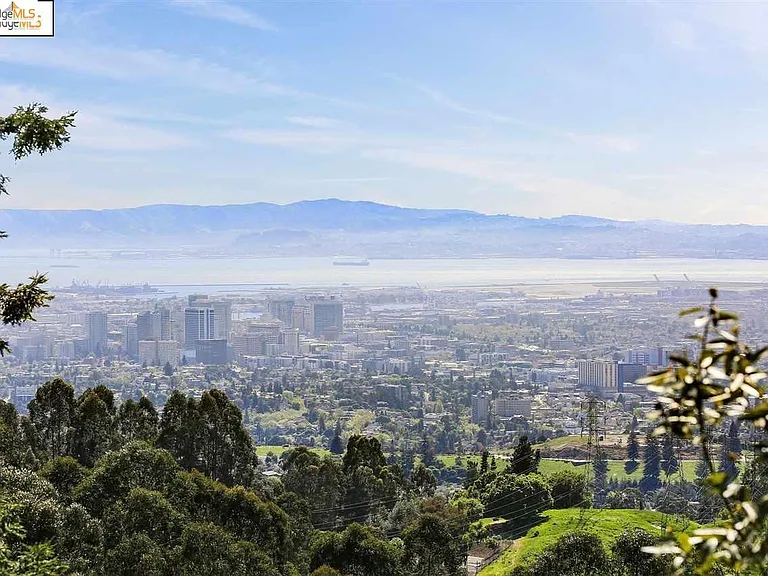 6100 Skyline Blvd — Photo 13