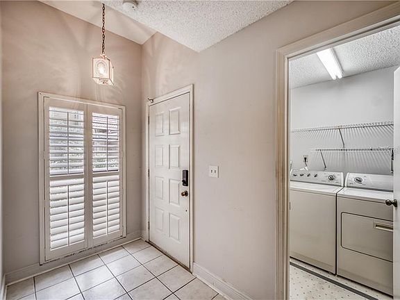 2nd image of 323 Knottwood Ct #2