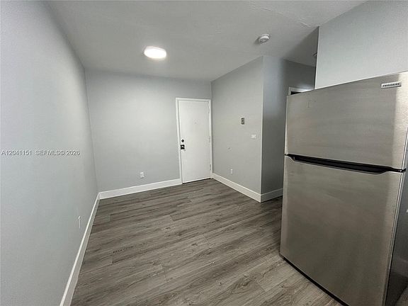 5th image of 1346 Alton Rd #B2