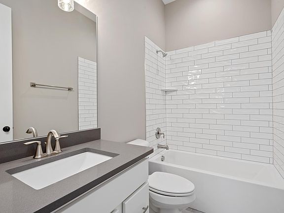 The Somerville Full Bath