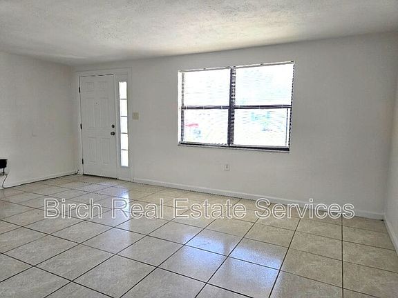 4th image of 1247 Chelsea Ln
