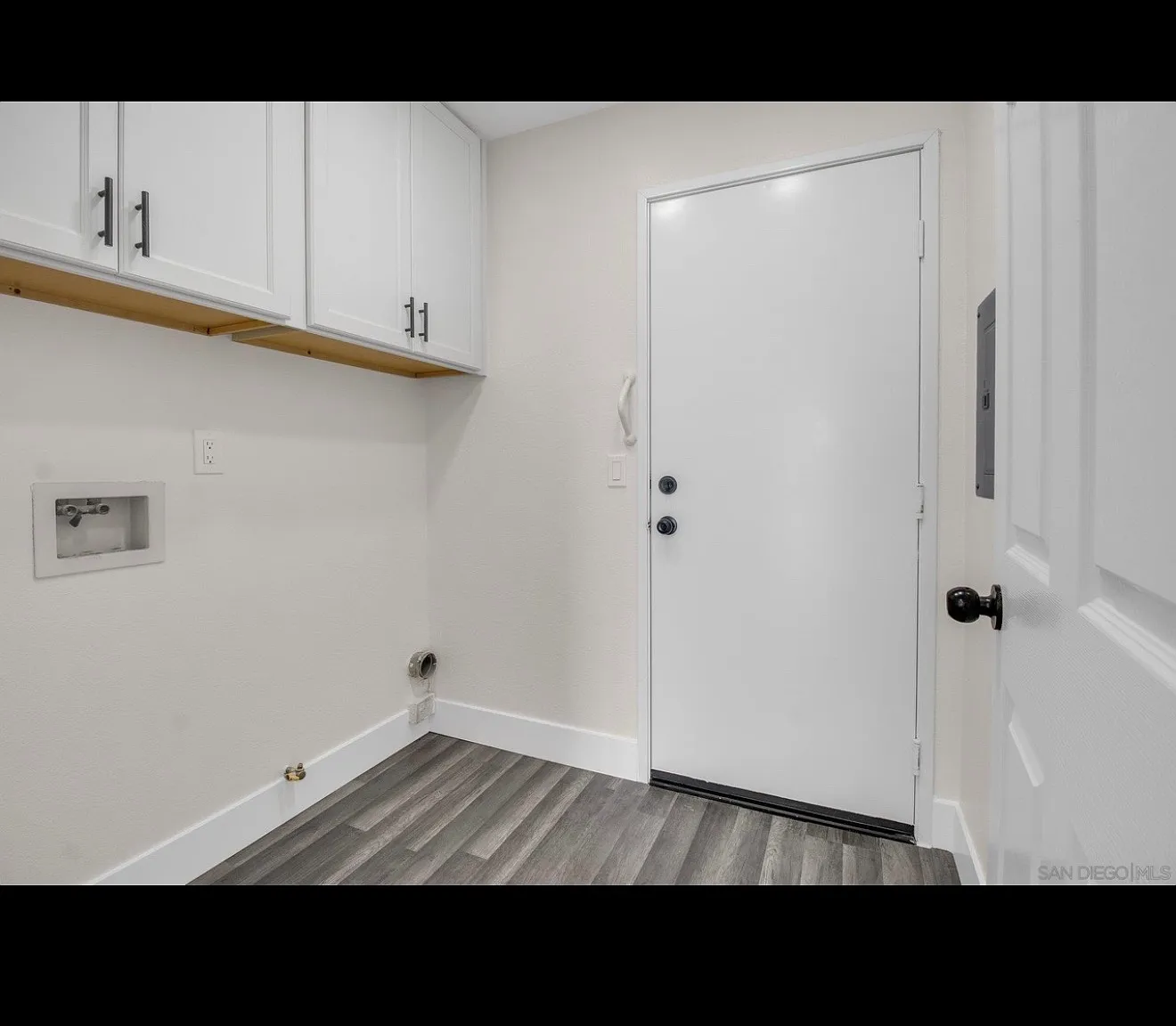 3 bed, 2.5 bath, 1471 sqft, $4,150 — Photo 4