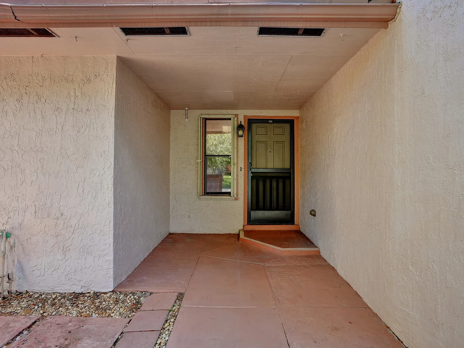 2 bed, 2.0 bath, 1174 sqft, $2,700 — Photo 3