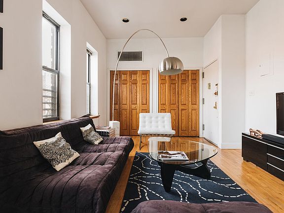 3rd image of 534 Washington Ave #2