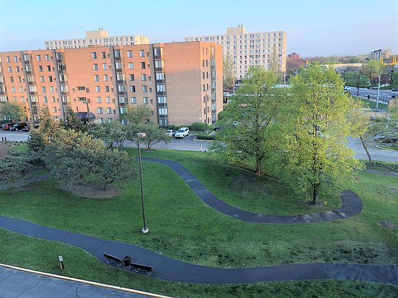 2nd image of 606 E Woodland Park #604