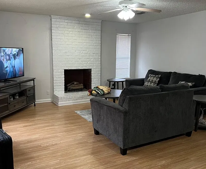 2 bed, 1157 sqft, $1,685 — Photo 4