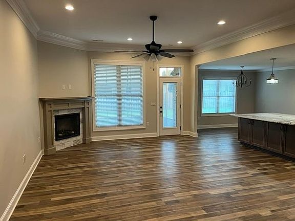 3rd image of 113 Scarlette Ln