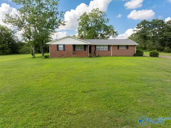 809 City Park Dr SE, Arab, AL 35016