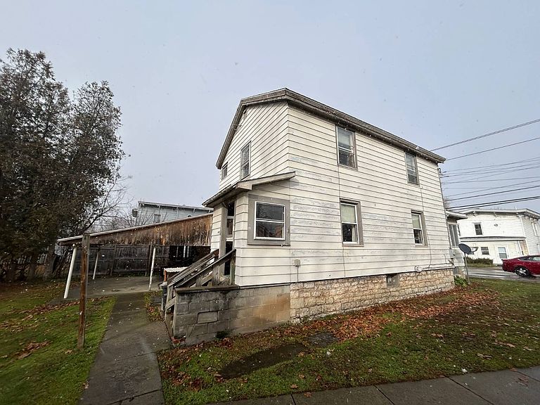 Listing photo 5