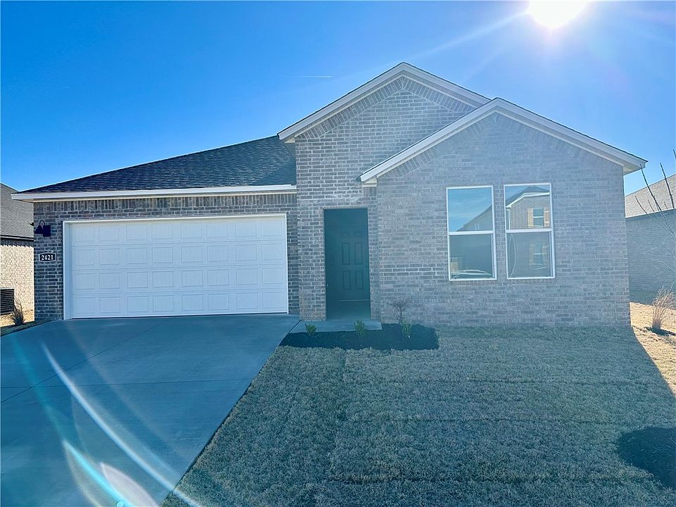 1st image of 2421 Longfellow Dr
