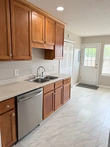 265 Katelyn Cir — Photo 4