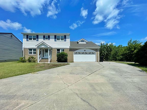 3rd image of 1401 Lakeland Ct
