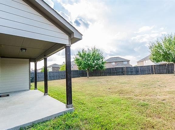 4th image of 2919 Thistlewood Dr