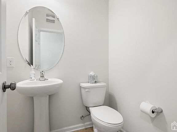4th image of 62 Cannon St