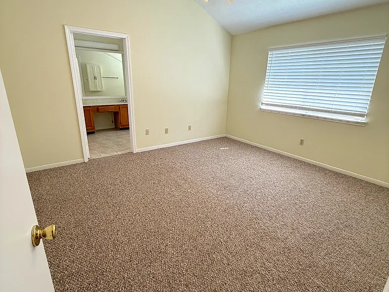 10555 Walnut Glen Dr — Photo 10