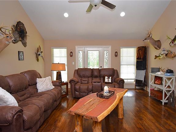 4th image of 317 Price Rd