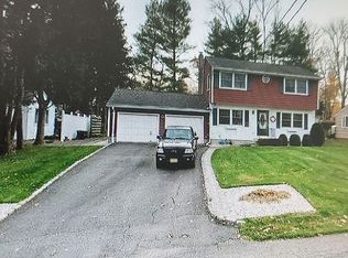 17 Yacht Club Dr, Lake Hopatcong, NJ 07849