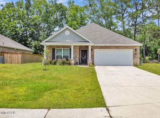 15712 Poydras Cir, Biloxi, MS 39532