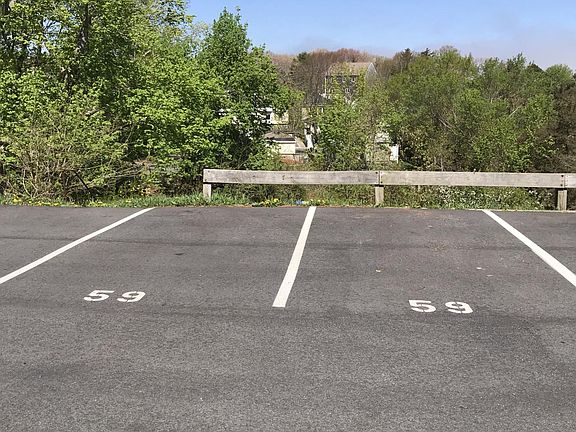 2 Parking Spots