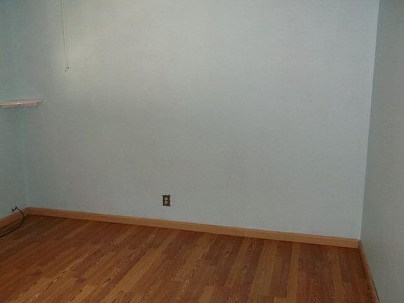 4th image of 1196 Corinne Ave