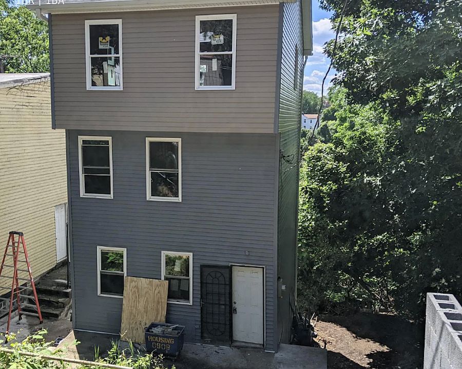 2nd image of 3217 Romeo St Unit 2
