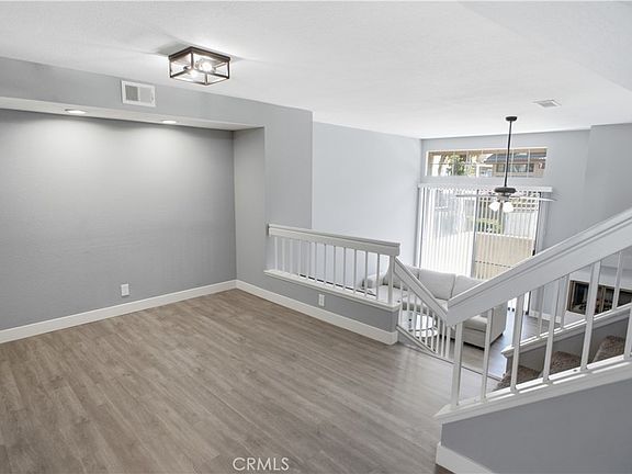 4th image of 24 Rock Cliff Pl