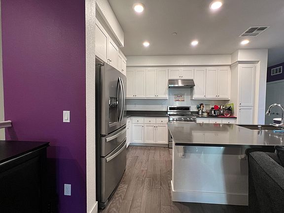2nd image of 637 Blackbury Ln