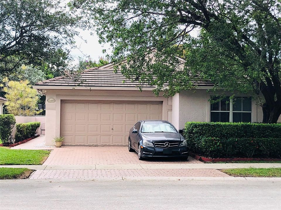 1st image of 7405 NW 1st Manor