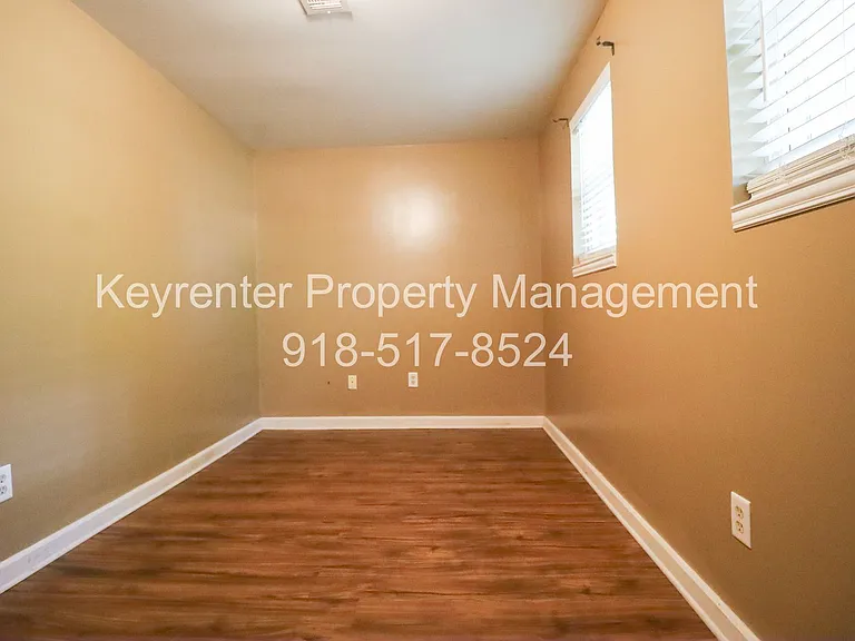 412 N McKinley Ave — Photo 17