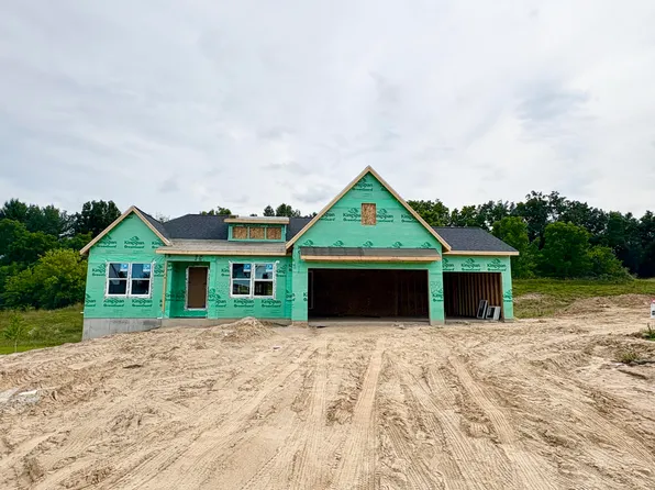 8332 Kettle Oak Dr SE, Alto, MI 49302