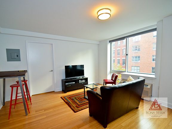 3rd image of 505 W 47th St #4A